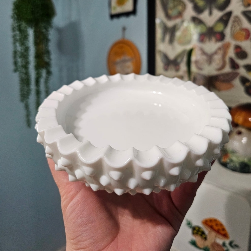 Vintage White Milk Glass Hobnail Bowl Catch-all Ashtray Dish - Picture 3 of 4